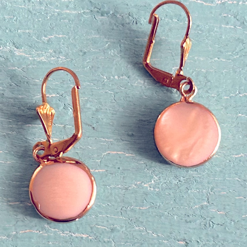 NWT Handmade Shell Pearl Earrings on Gold Plated Leverback Ear Wires